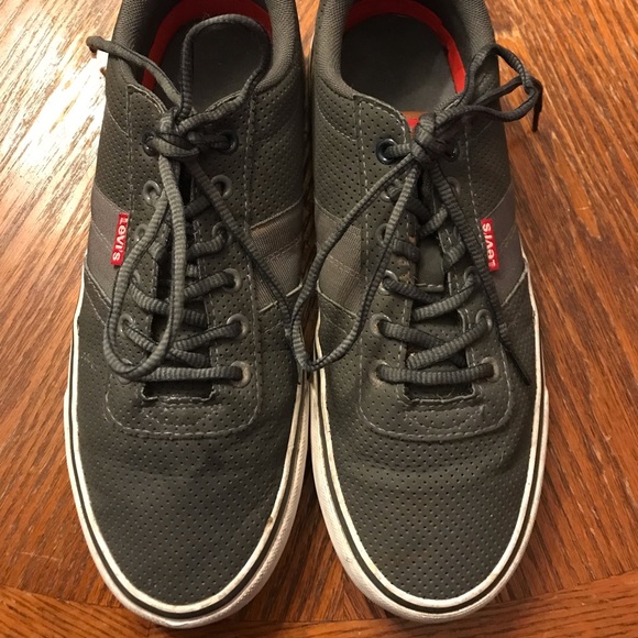 Levi's Other - Comfortable Classic Levi’s Grey Lace Up Sneakers!